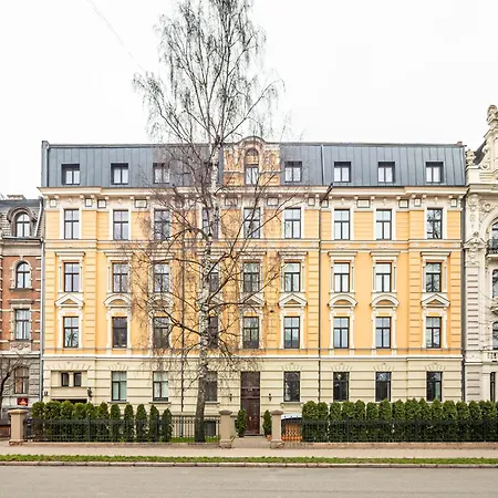 Appartement Design Meets Comfort - Embassy Area - By Innorental Riga