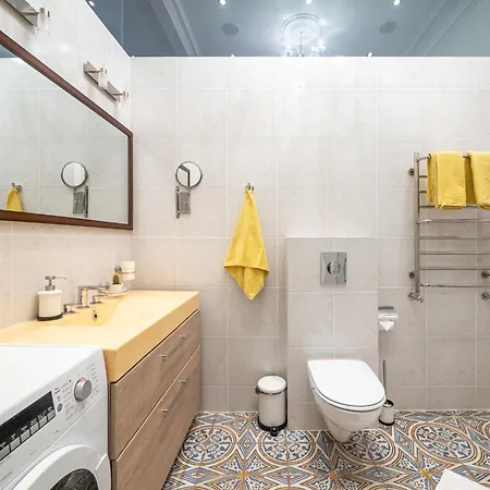 Appartement Design Meets Comfort - Embassy Area - By Innorental *